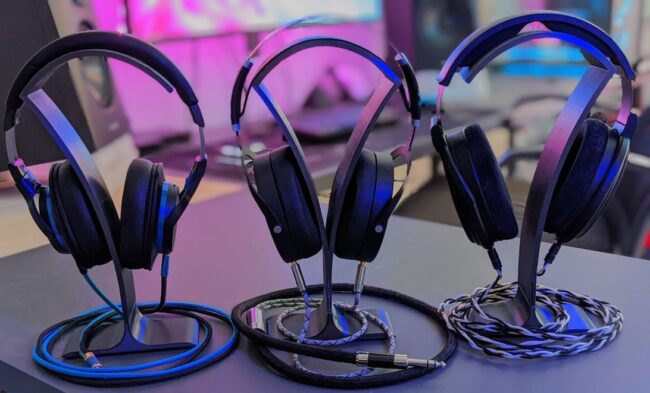 resized_spatial_audio_headphones_2